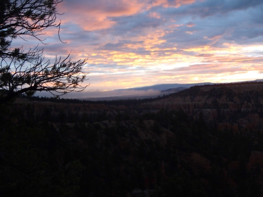 Cloudy sunrise at Bryce.